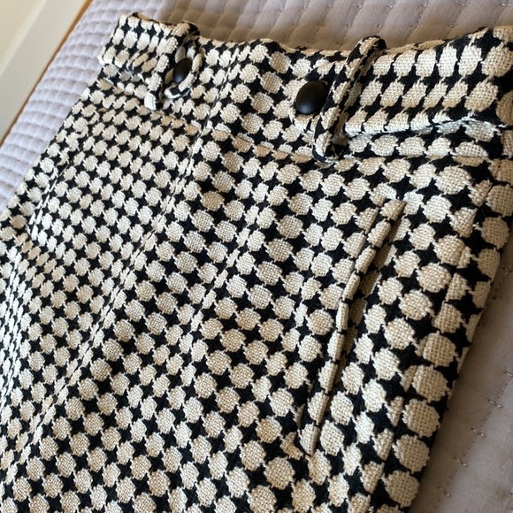 Banana Republic patterned black and white skirt (above the knee) - Picture 12 of 12